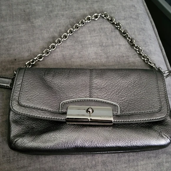 Coach wristlet (nwot) - Picture 1 of 4